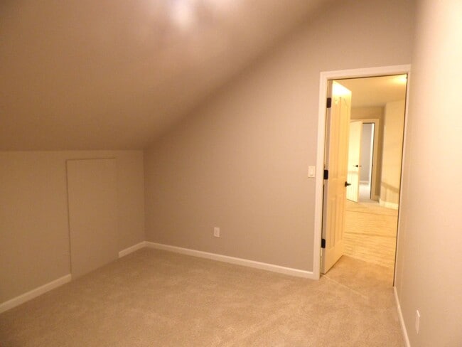 Building Photo - 5 Bedroom Home in South Salem! Near I-5