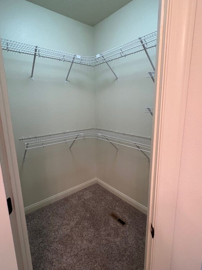 Building Photo - 2712 London Dr