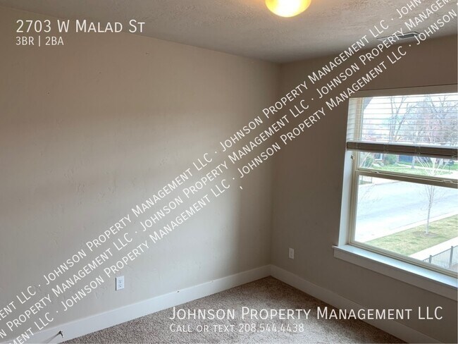 Building Photo - 2703 W Malad St