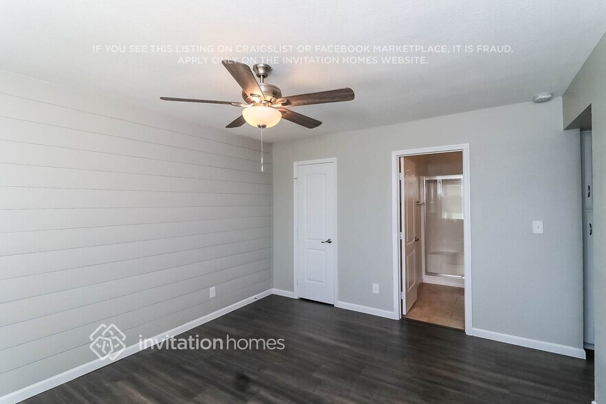 Building Photo - 10623 N 49th Ave