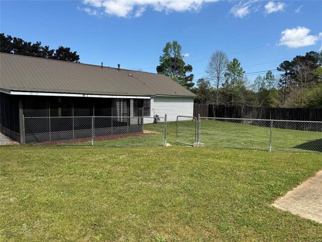 Building Photo - 215 Gardner Rd