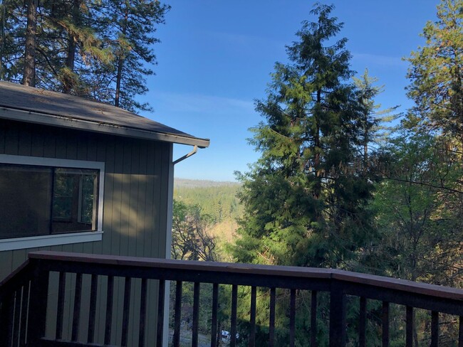 Building Photo - Gorgeous Alta Sierra Views.