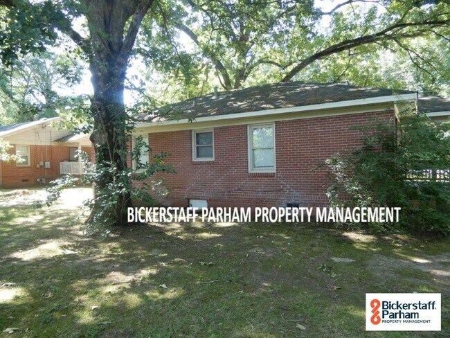 Building Photo - At Last, This Is What You’ve Been Searching For!!