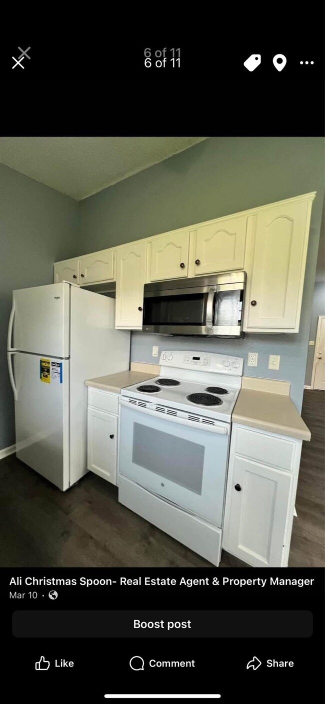 Building Photo - 90 Harmony Dr W