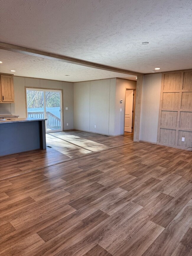 Building Photo - 3 Bedroom || 2 Bathroom in Concord