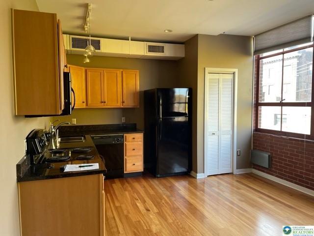 Building Photo - 11 W 2nd St