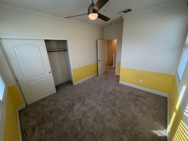 Building Photo - 3 bedroom | 2.5 bathroom | Single family h...