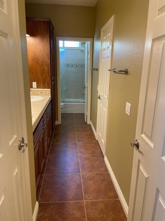 Building Photo - Wine Country awaits