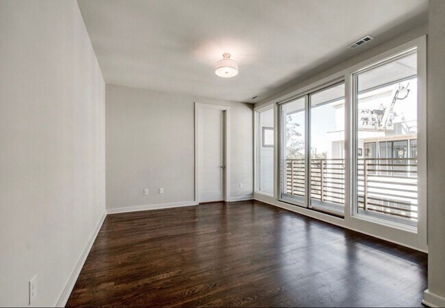 Building Photo - 227 Oceola Ave