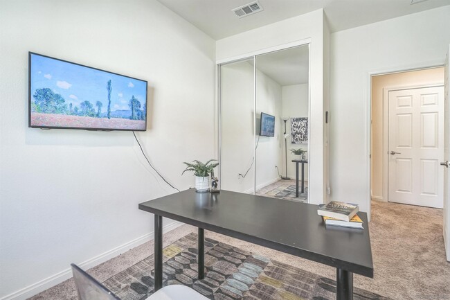 Building Photo - 2018 Barite St