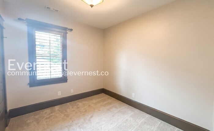 Building Photo - 1226 Sigler St