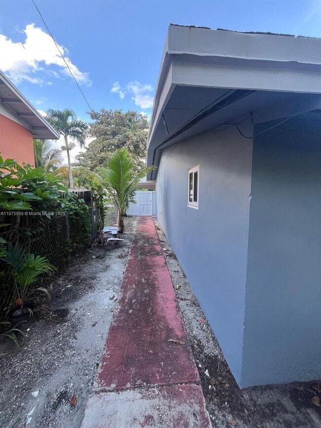 Building Photo - 1330 NE 203rd St