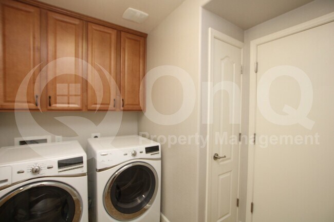Building Photo - 1161 E Furness Dr