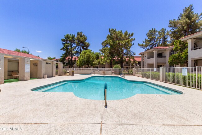 Building Photo - 10610 S 48th St