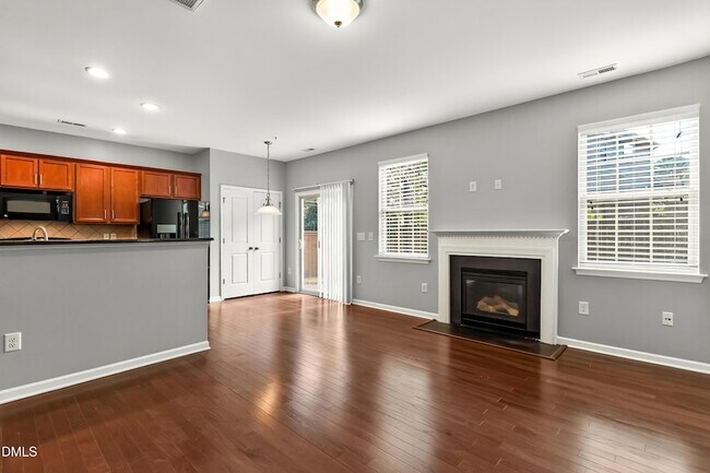 Building Photo - 614 Rose Laurel Ct