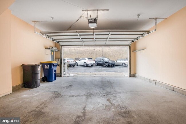 Building Photo - 7191 Water Oak Rd