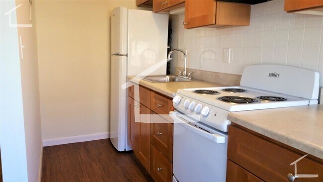 Primary Photo - Packard's Corner 1-bed w/h&hw