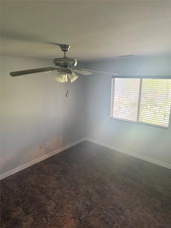 Building Photo - 7007 Colony Loop Dr