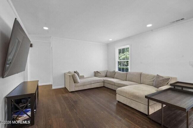 Building Photo - 701 Zlotkin Cir