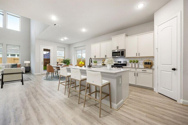 Building Photo - 142 Sunray Creek Dr
