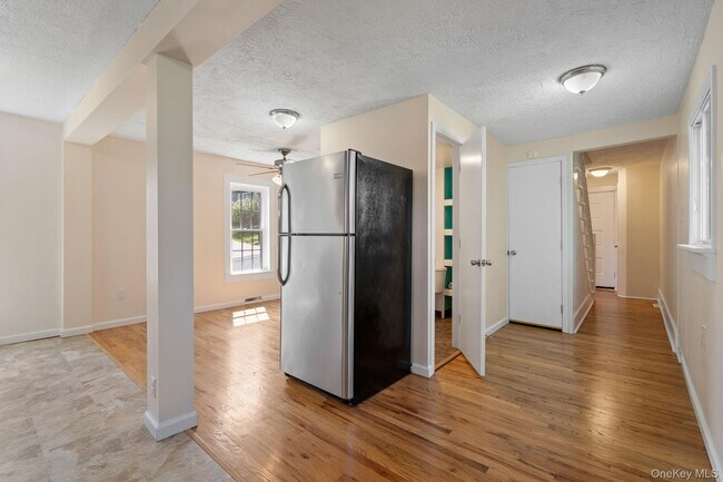 Building Photo - 1 2nd St