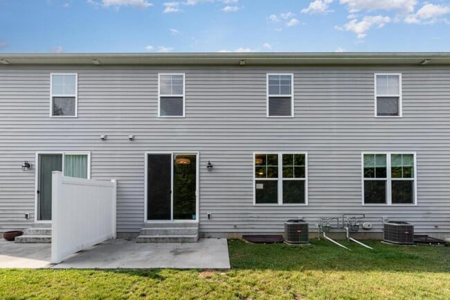 Building Photo - 539 Joseph Ct