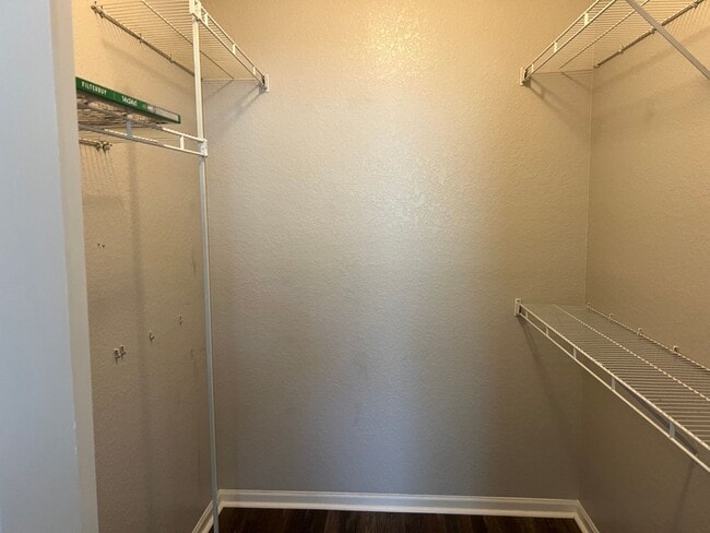 Building Photo - Spacious 3BR/2BA Gated Condo with Resort-Style Amenities!