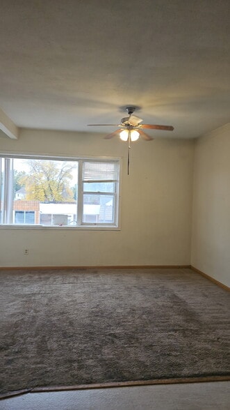 Building Photo - 125 Main St