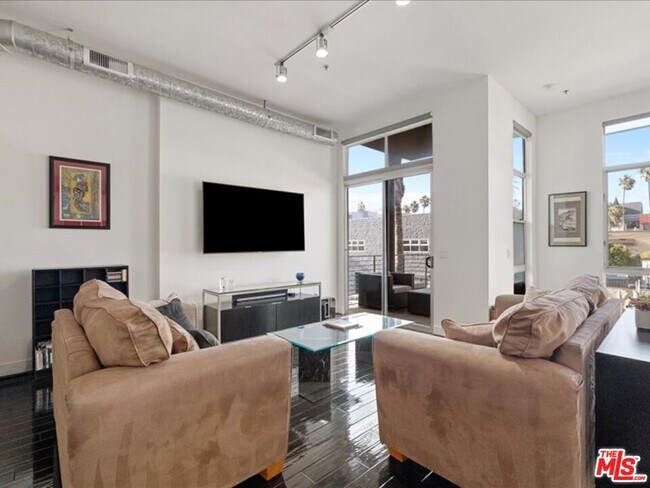 Building Photo - 13320 Beach Ave