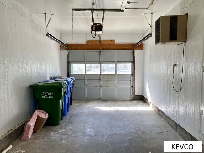 Building Photo - Great Location, Even Better Home!