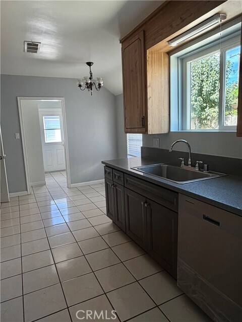 Building Photo - 807 Montecito Dr