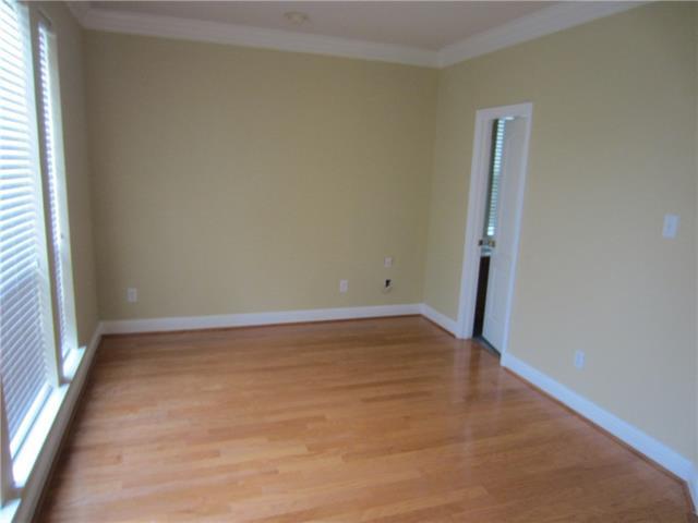 Building Photo - 1800 Chester Dr