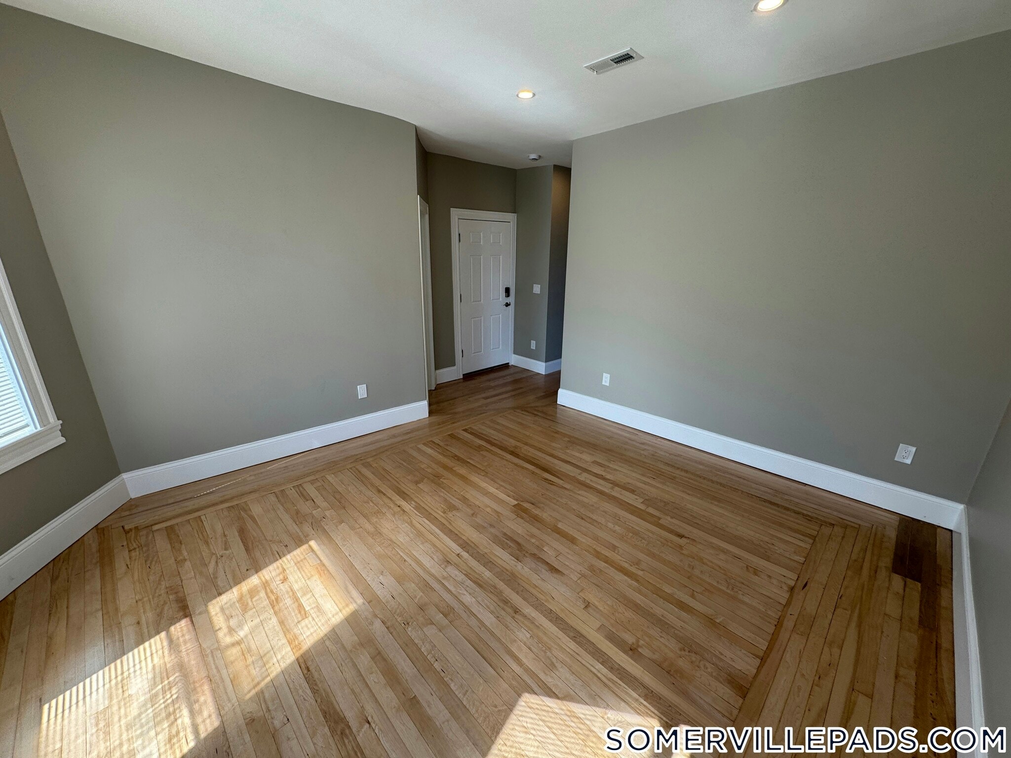 Building Photo - 29 Cameron Ave