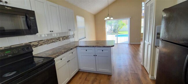 Building Photo - 2411 Berkshire Ct