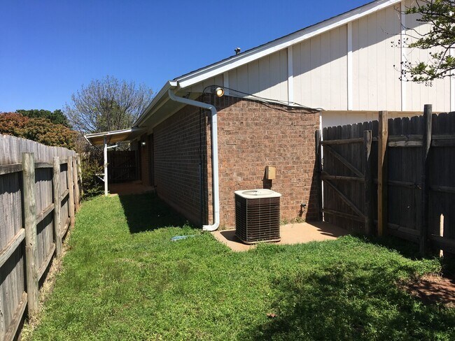 Building Photo - 818 NW 137th St
