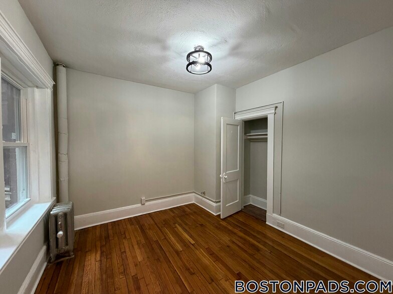 Building Photo - 38 Hemenway St