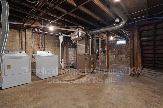 Building Photo - 3672-3678 Arnelle Road