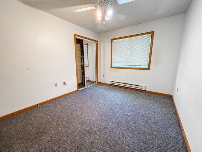 Building Photo - 912 8th St S