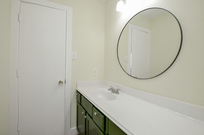 Building Photo - 11924 Prior Park Dr