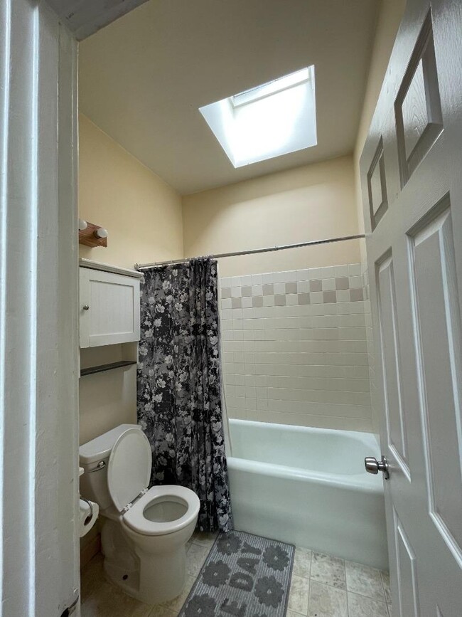 Building Photo - 3260 17th St