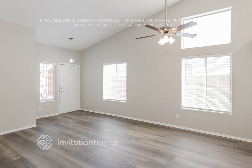 Building Photo - 1925 E Fellars Dr