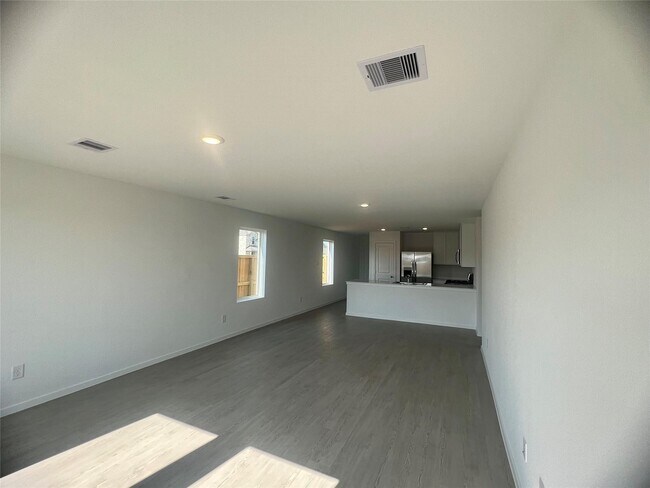 Building Photo - 16802 Great Highlands Dr