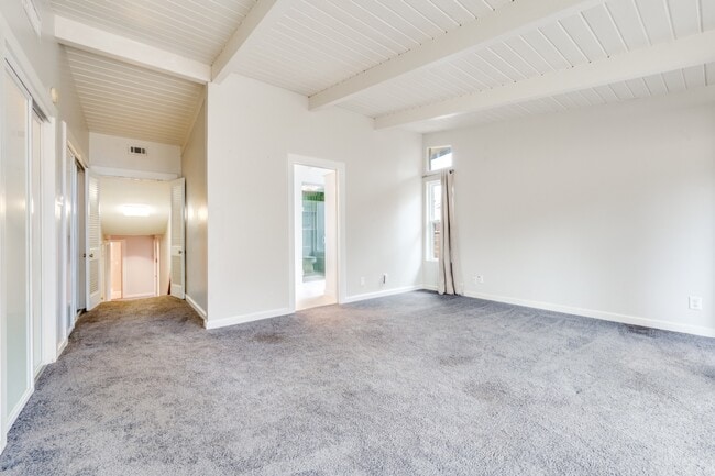 Building Photo - 524 N Manus Dr