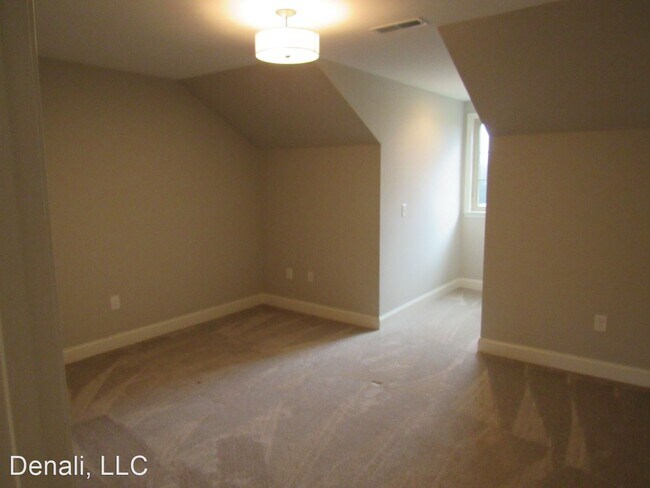 Building Photo - 3 br, 3 bath House - 222 Castle Downs Lane...