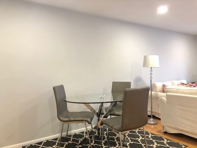 Building Photo - 36 Bellvista Rd