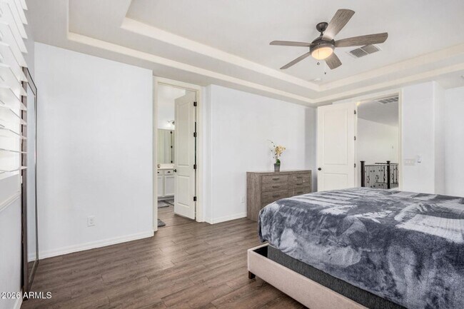 Building Photo - SFH 4-3