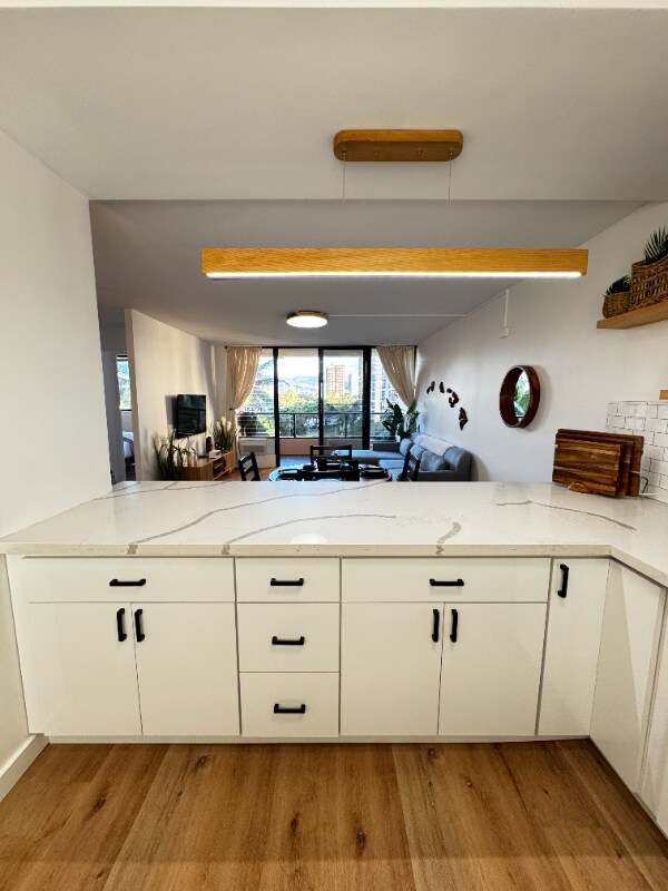 Building Photo - 975 Ala Lilikoi St