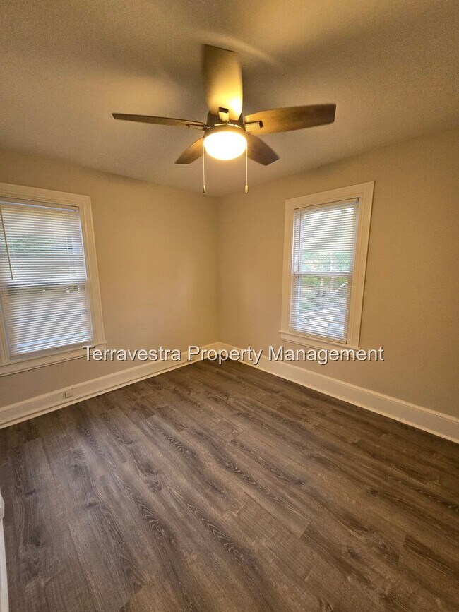 Building Photo - 321-323 South 5th Street