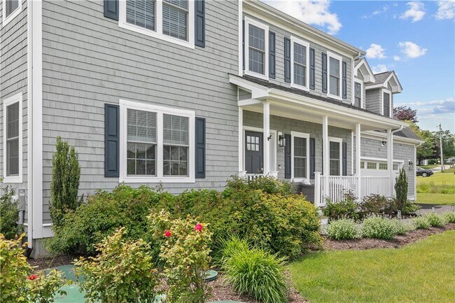 Building Photo - 142 Ferreira Ave