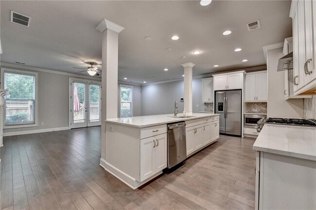 Building Photo - 5240 Cresslyn Rdg
